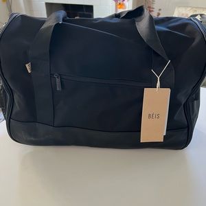 NWT Beis Hanging Duffle - Black, Padded Laptop Pocket, trolley pass-through